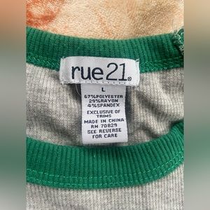 I’m selling a long sleeve shirt